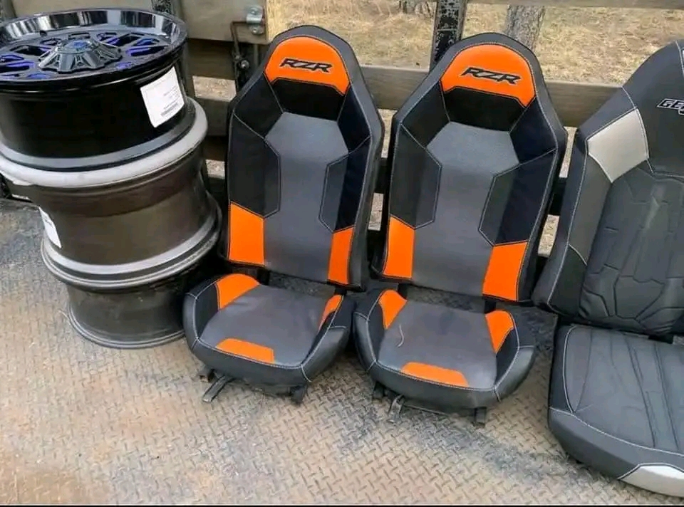 Razor Seats